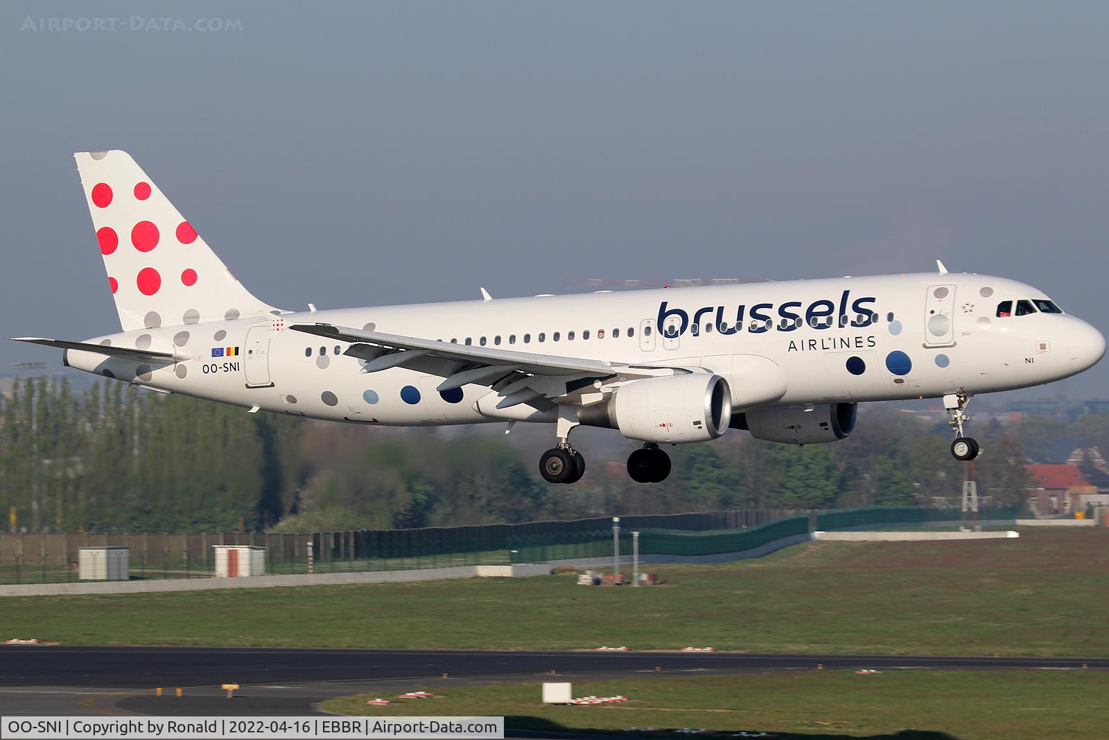 OO-SNI, 2003 Airbus A320-214 C/N 1983, at bru