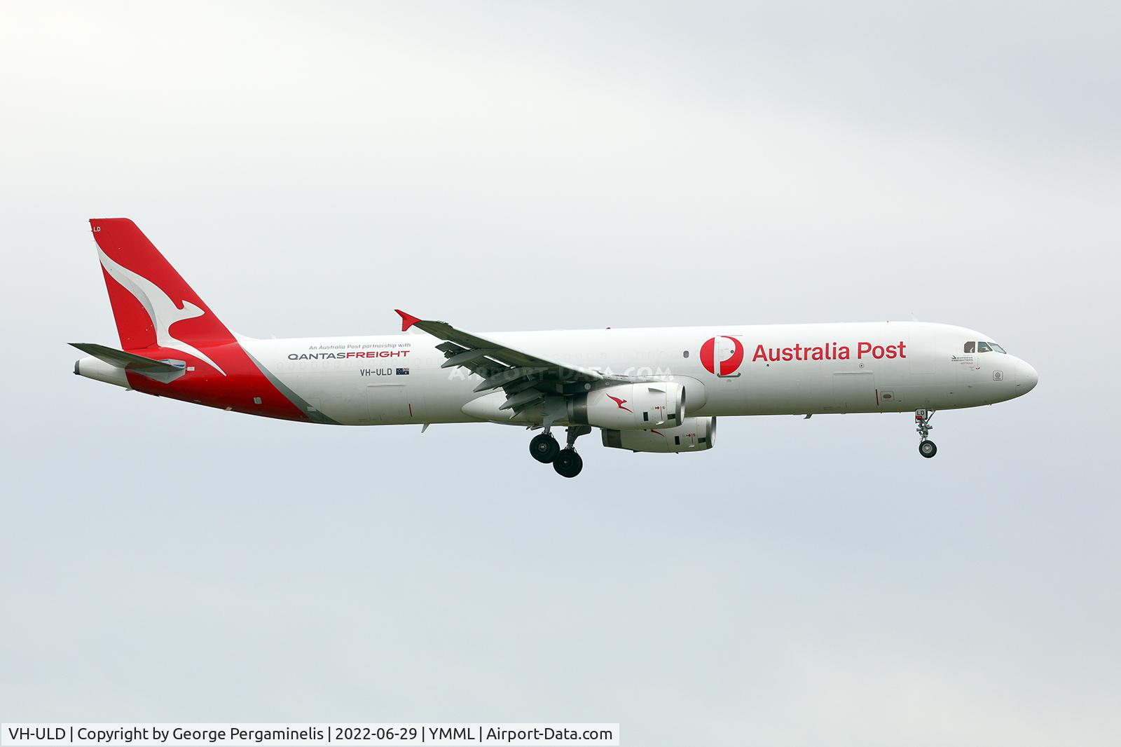 VH-ULD, 1998 Airbus A321-231 P2F C/N 0835, Short final runway 34.