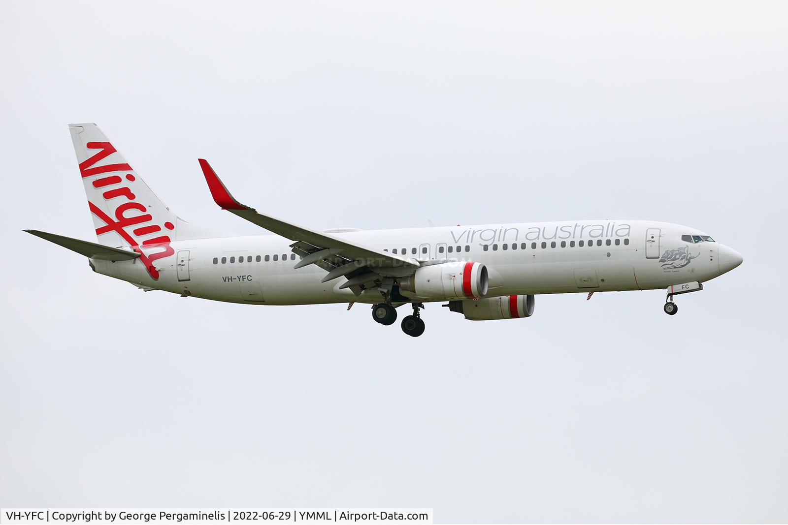 VH-YFC, 2011 Boeing 737-81D C/N 39413, Short final runway 34.