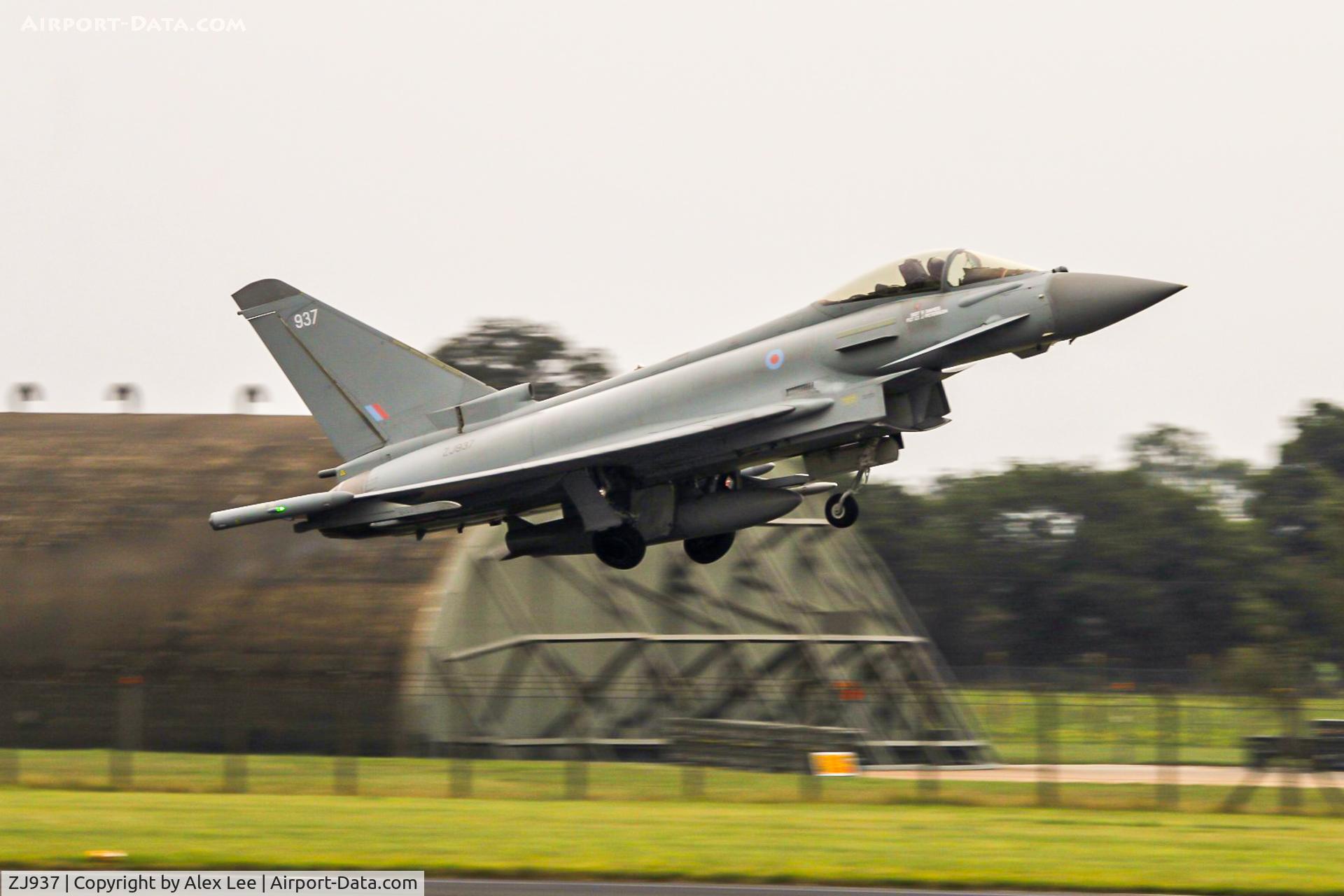 ZJ937, 2007 Eurofighter EF-2000 Typhoon FGR.4 C/N 0121/BS028, Taking off from Coningsby