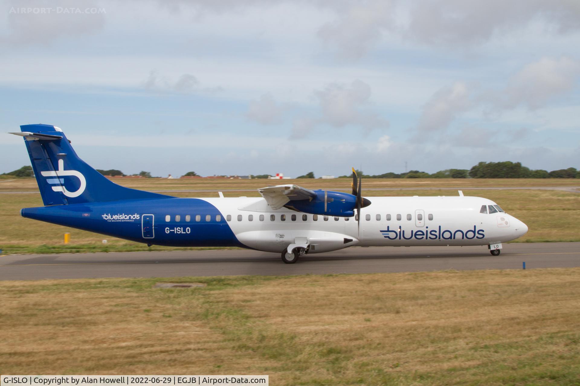 G-ISLO, 2008 ATR 72-212A C/N 778, Taxiing at Guernsey