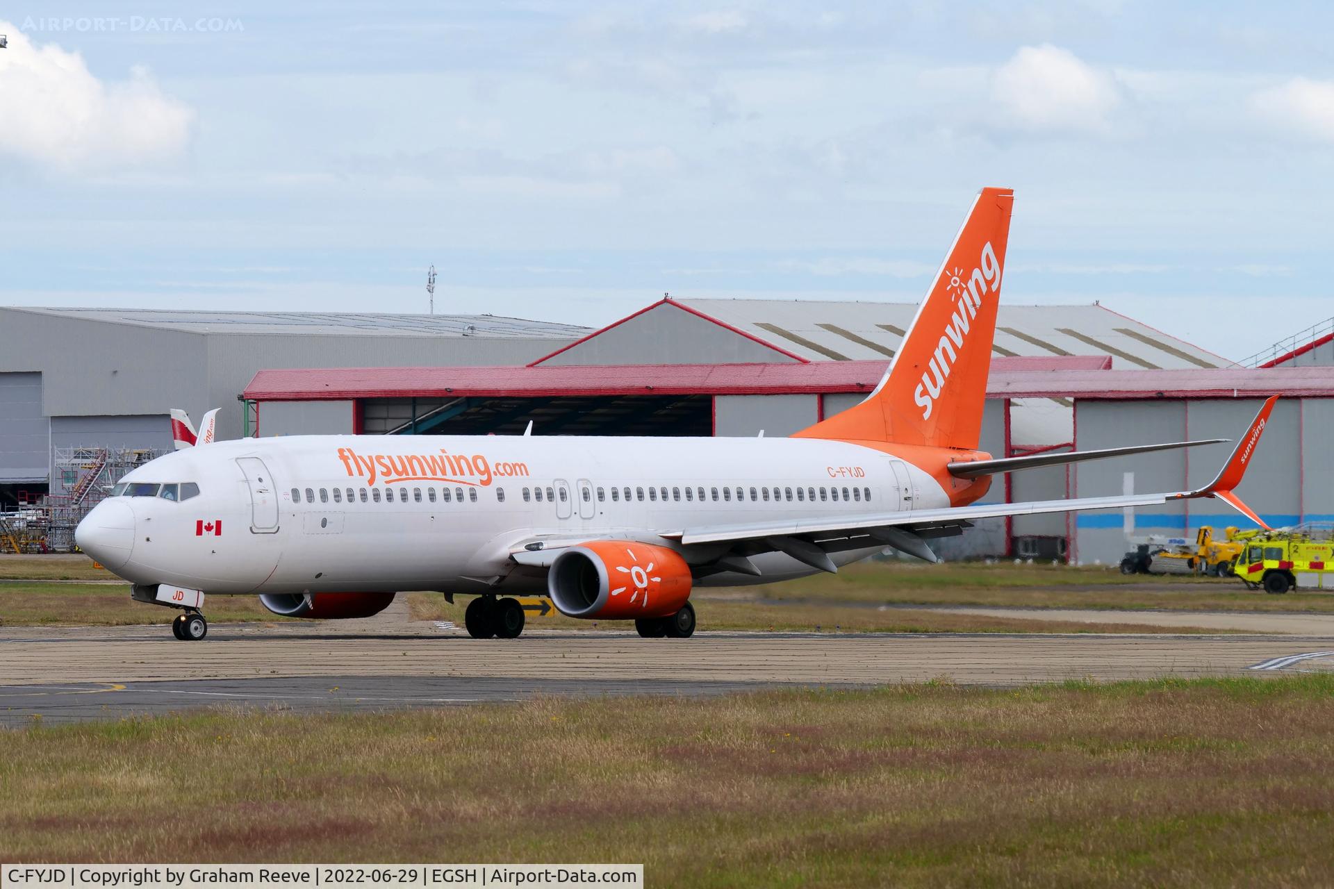 C-FYJD, 2015 Boeing 737-8Q8 C/N 41807, Departing from Norwich.