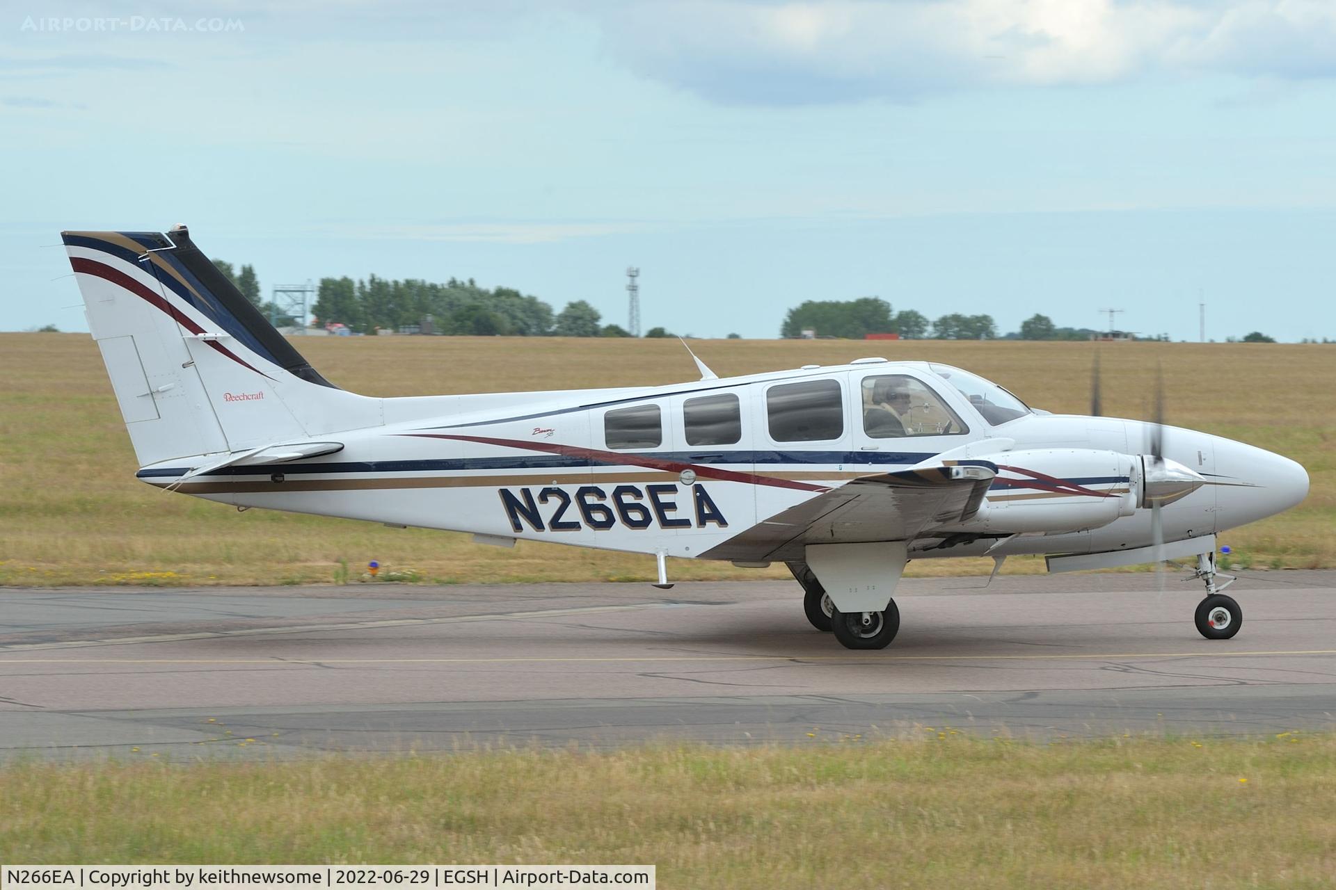 N266EA, Raytheon Aircraft Company 58 C/N TH-2031, Leaving Norwich for Fairoaks.
