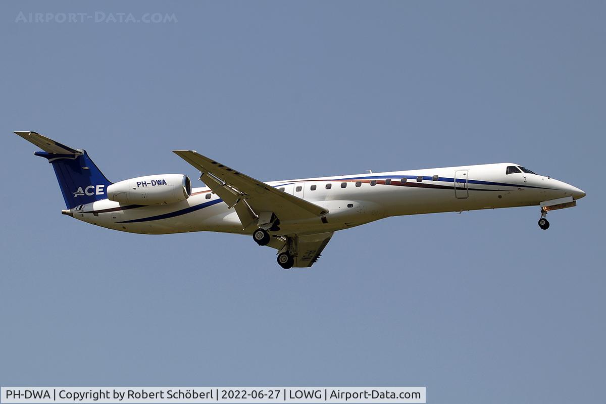 PH-DWA, 2007 Embraer ERJ-145LR (EMB-145LR) C/N 14501000, PH-DWA @ LOWG 2022