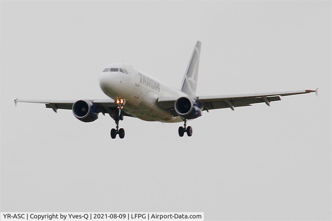 YR-ASC, 2007 Airbus A318-121 C/N 3220, Airbus A318-121, Short approach rwy 26L, Roissy Charles De Gaulle airport (LFPG-CDG)