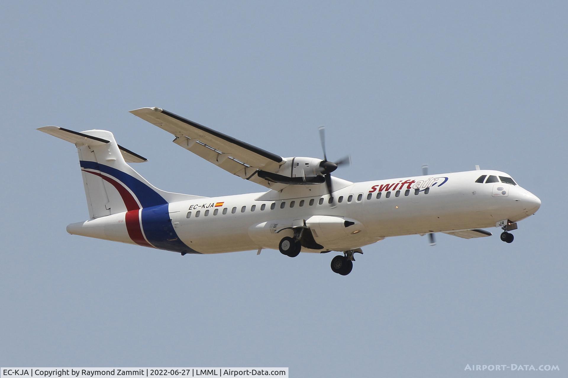 EC-KJA, 1990 ATR 72-202 C/N 207, ATR-72 EC-KJA Swift Air