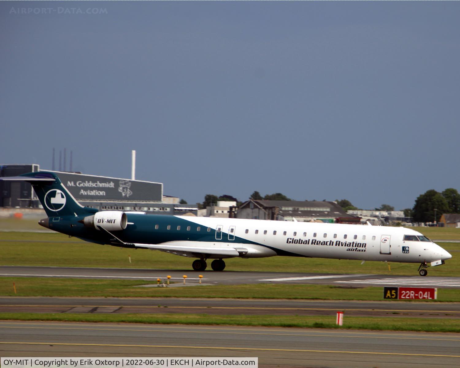 OY-MIT, 2006 Bombardier CRJ-900LR (CL-600-2D24) C/N 15078, OY-MIT taking off rw 22R