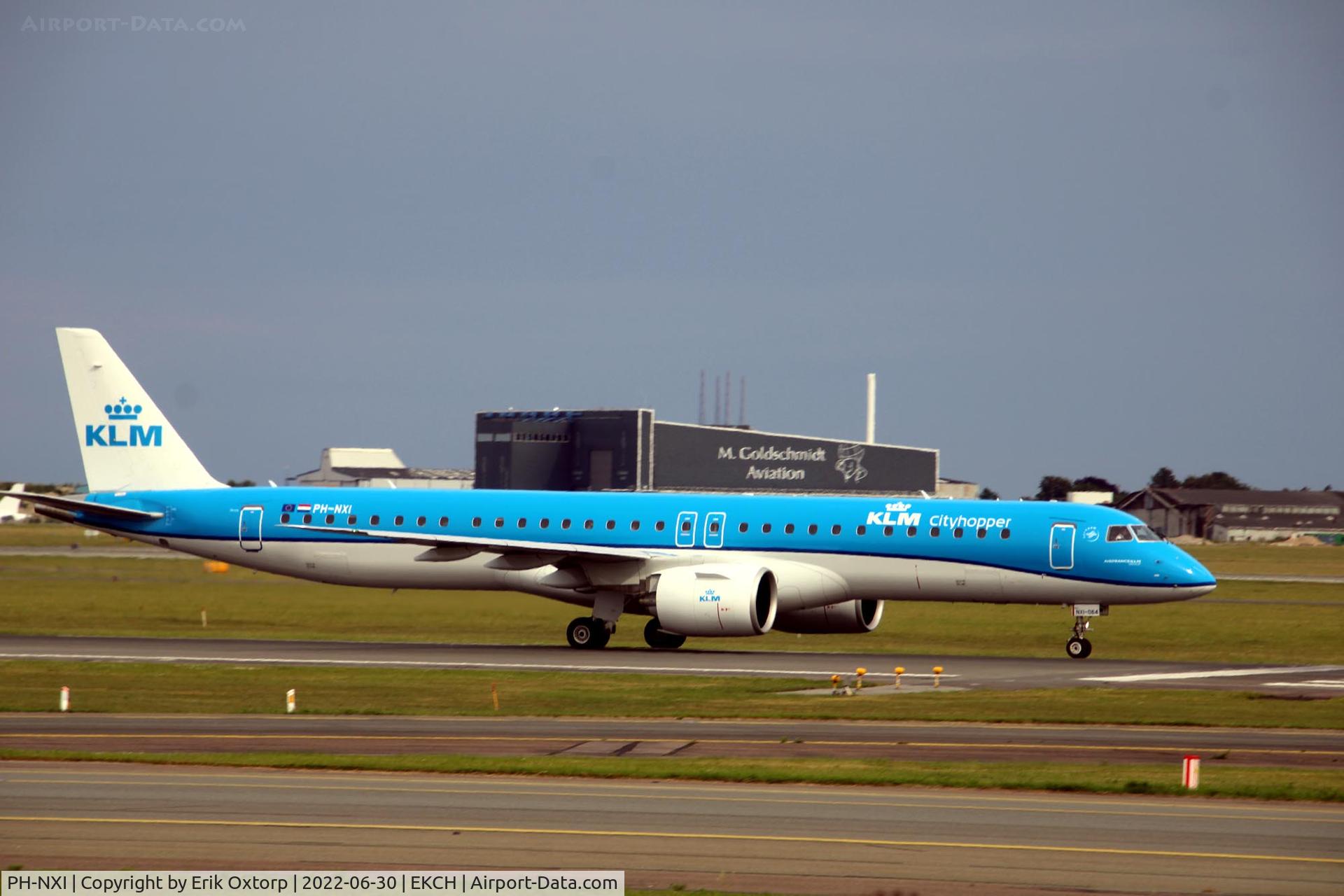 PH-NXI, 2022 Embraer E195-E2 (ERJ-190-400 STD) C/N 19020064, PH-NXI taking off rw 22R