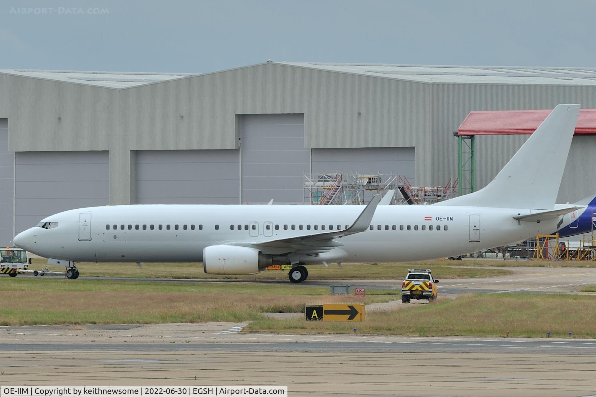 OE-IIM, 2009 Boeing 737-8AS C/N 35017, Removed from spray shop.