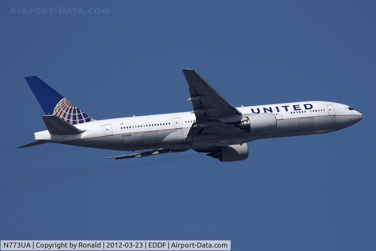 N773UA, 1995 Boeing 777-222 C/N 26929, at fra