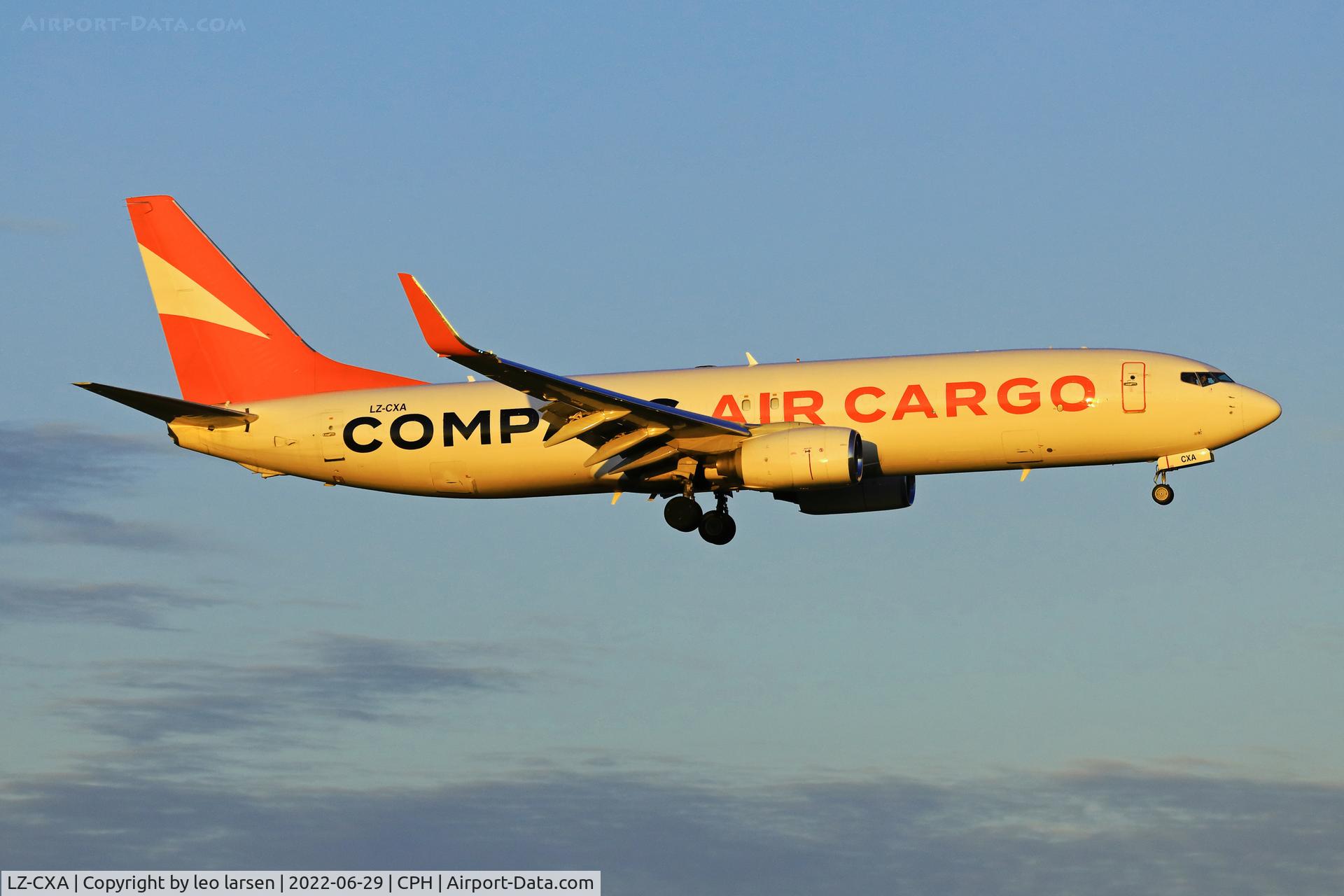 LZ-CXA, 1999 Boeing 737-856F C/N 28826, Copenhagen 29.6.2022