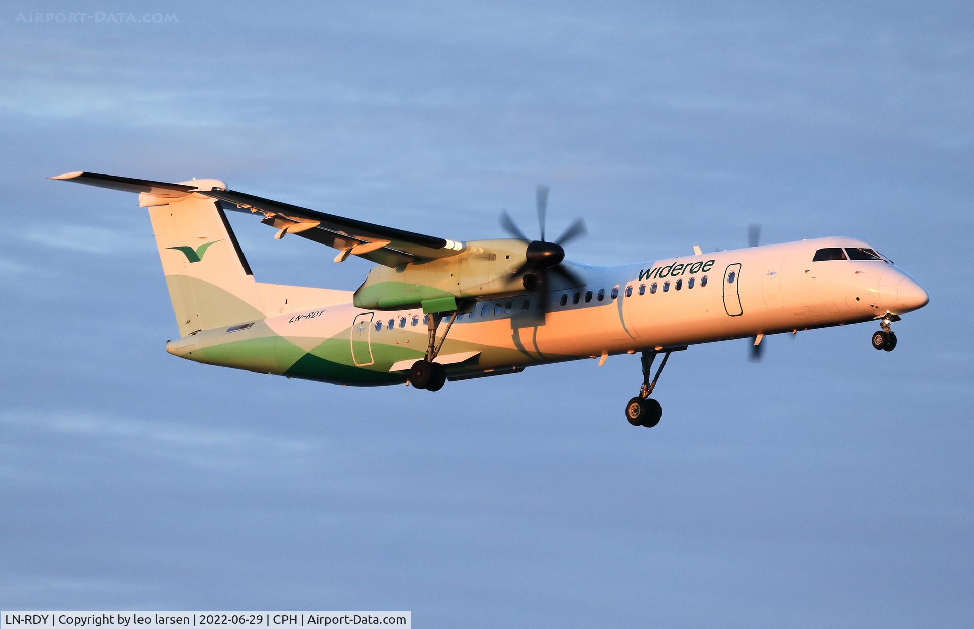 LN-RDY, 2002 De Havilland Canada DHC-8-402Q Dash 8 C/N 4062, Copenhagen 29.6.2022