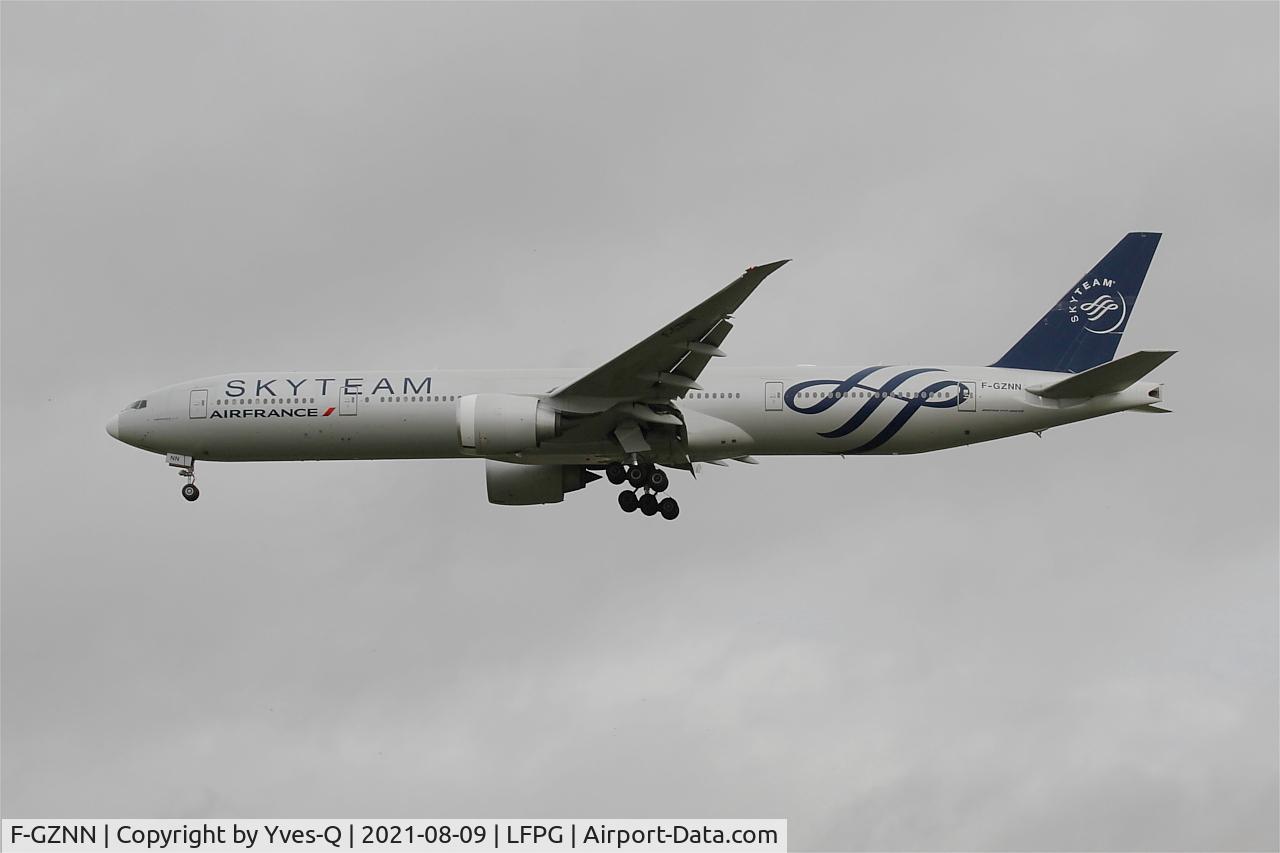 F-GZNN, 2012 Boeing 777-328/ER C/N 40376, Boeing 777-328ER, On final rwy 26L, Roissy Charles De Gaulle airport (LFPG-CDG)