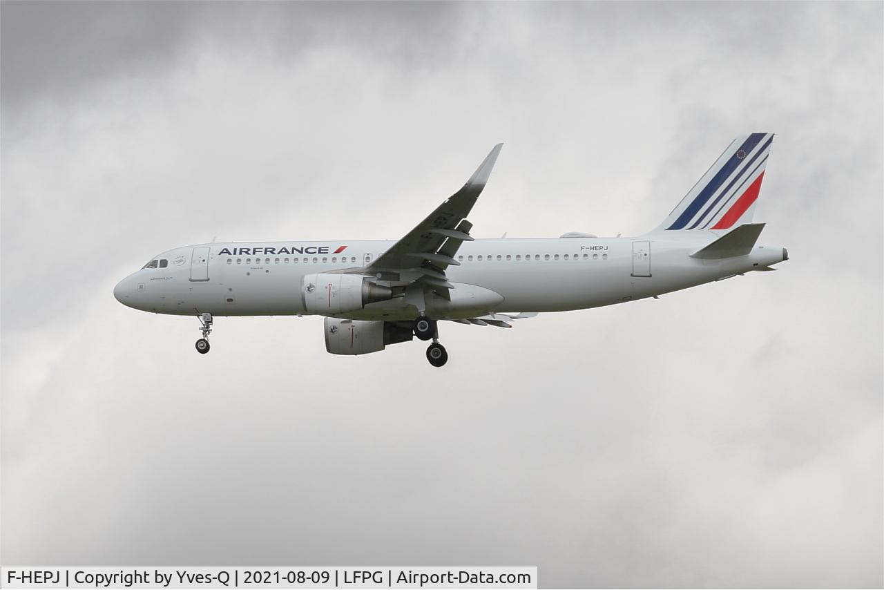 F-HEPJ, 2017 Airbus A320-214 C/N 7873, Airbus A320-214, On final rwy 26L, Roissy Charles De Gaulle airport (LFPG-CDG)