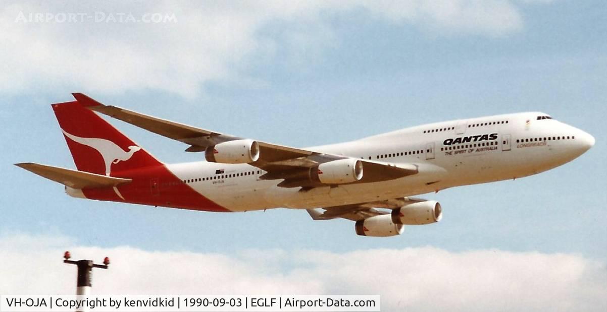 VH-OJA, 1989 Boeing 747-438 C/N 24354, At the 1990 Farnborough International Air Show.