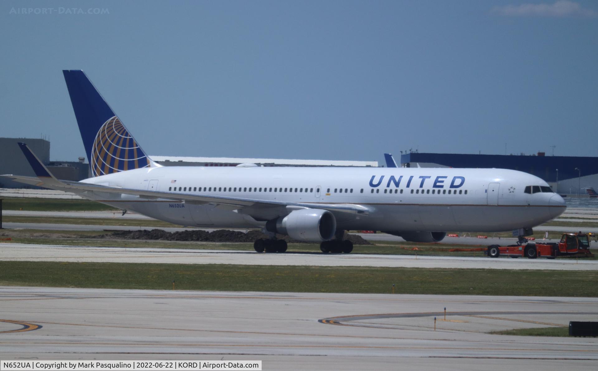 N652UA, 1992 Boeing 767-322 C/N 25390, Boeing 767-322