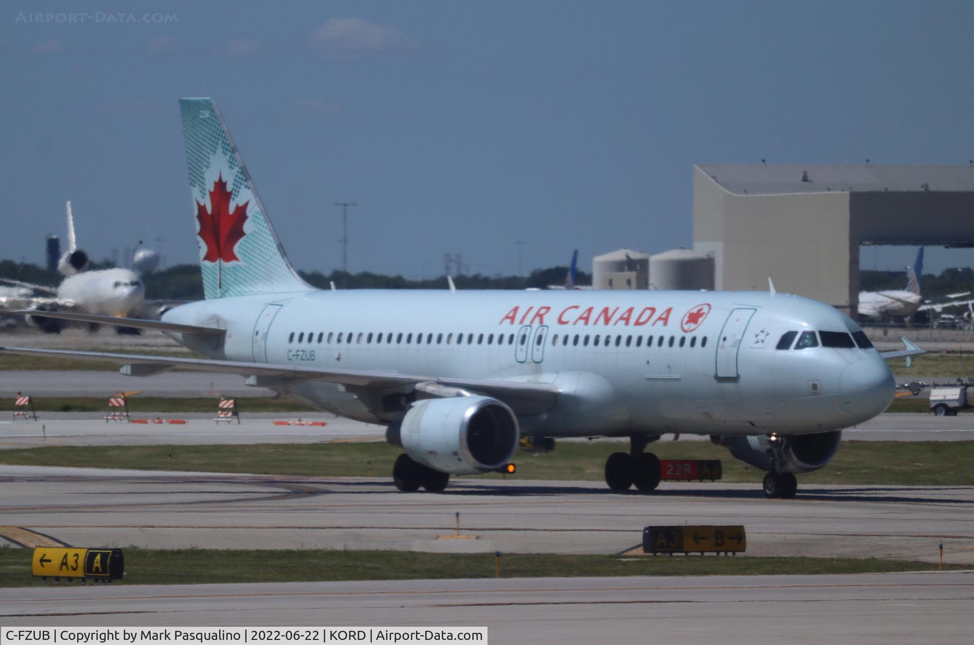 C-FZUB, 2003 Airbus A320-214 C/N 1940, Airbus A320-214
