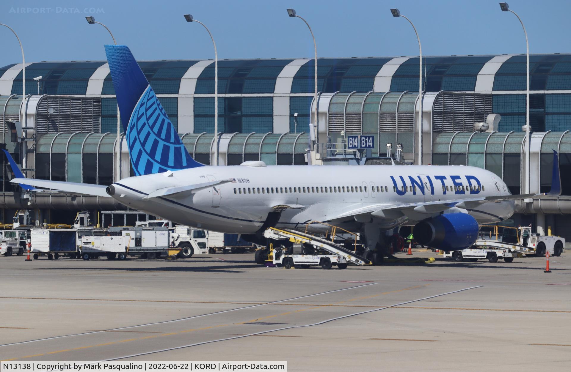 N13138, 1999 Boeing 757-224 C/N 30351, Boeing 757-224