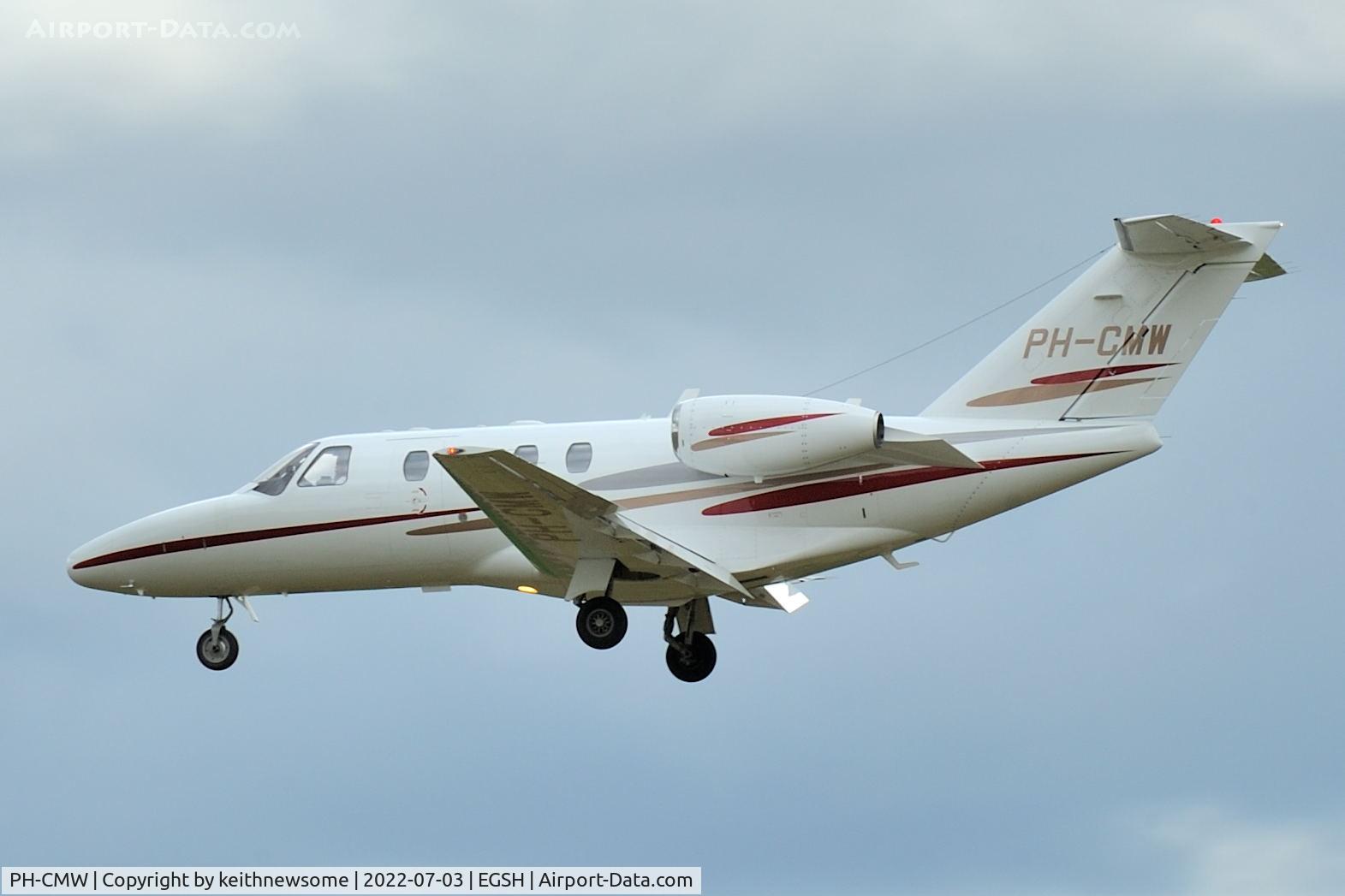 PH-CMW, 2006 Cessna 525 CitationJet CJ1+ C/N 525-0613, Arriving onto runway 27 at Norwich.