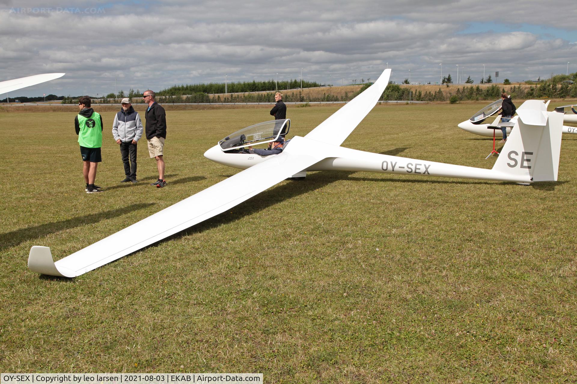 OY-SEX, 1998 Rolladen-Schneider LS-8a C/N 8201, Arnborg 3.8.2021