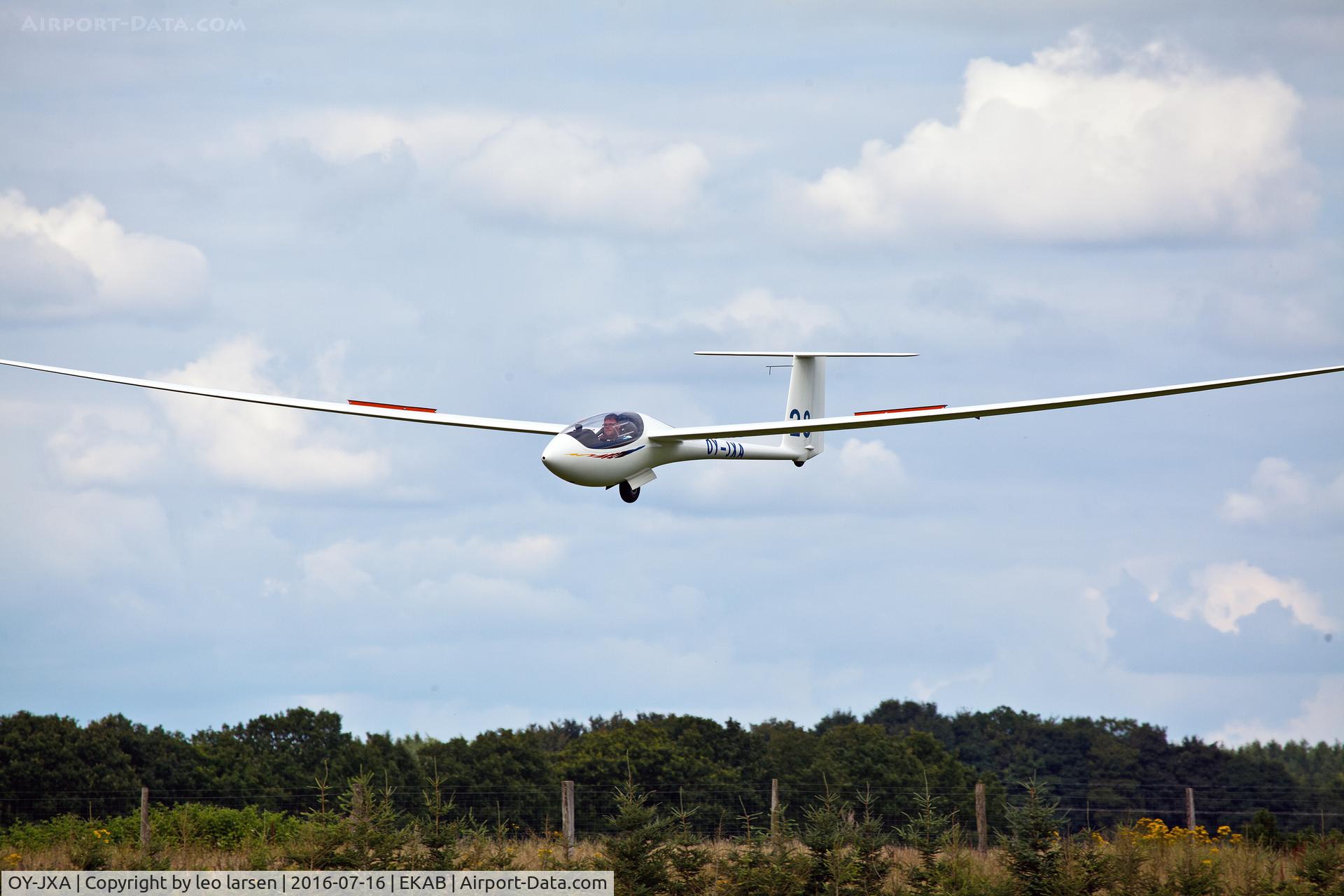 OY-JXA, 2004 Schleicher ASW 28-18 C/N 28712, Arnborg 28.7.2016