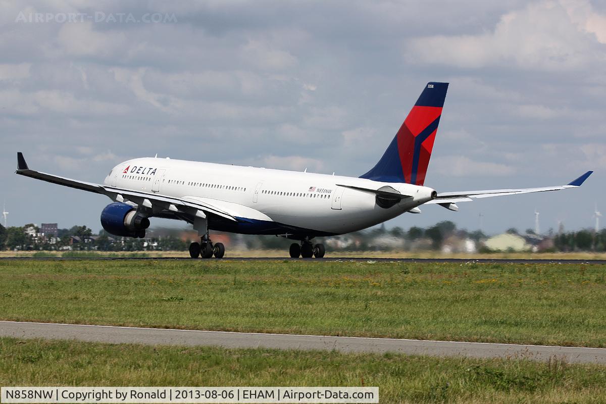 N858NW, 2006 Airbus A330-223 C/N 0718, at spl