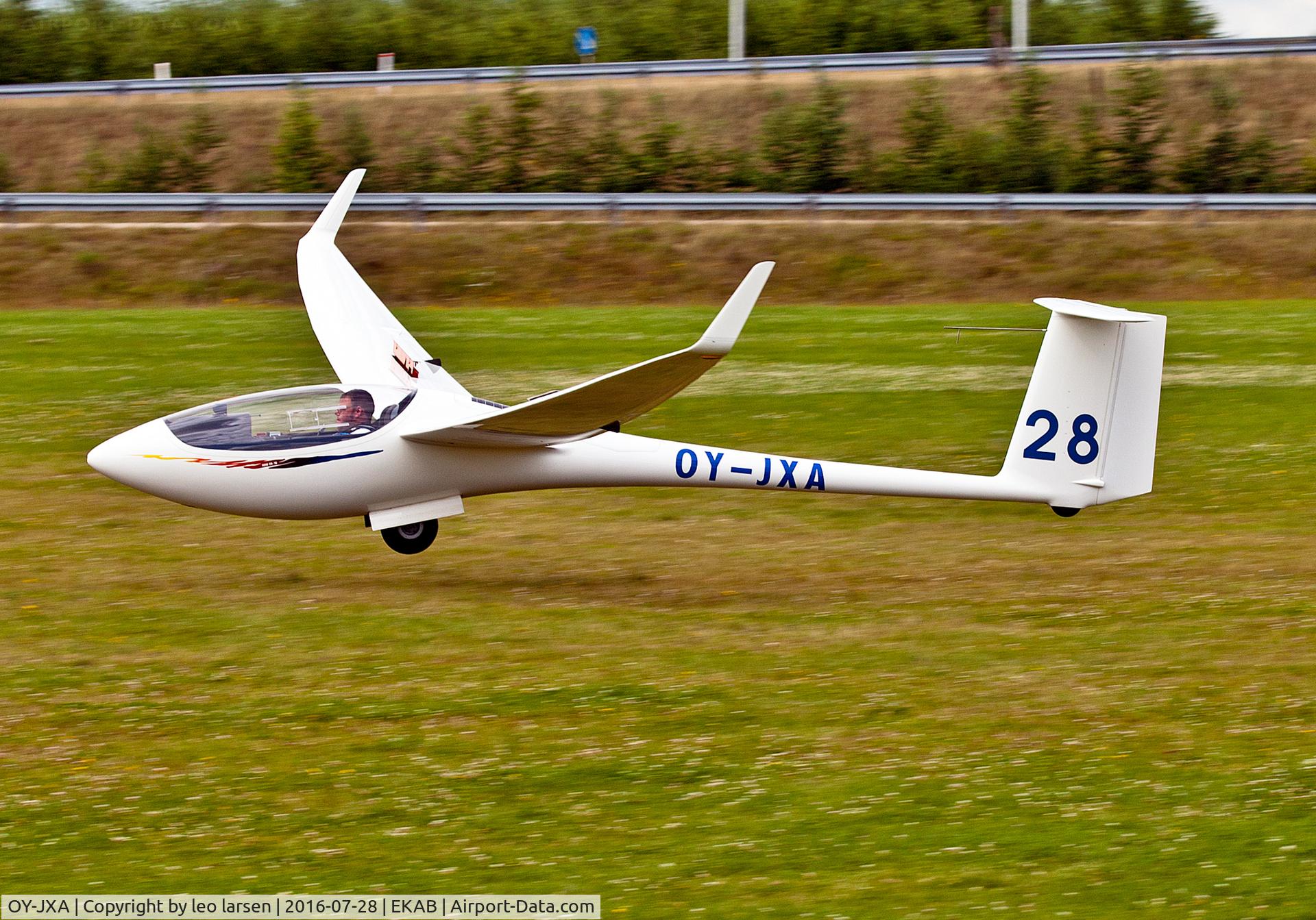 OY-JXA, 2004 Schleicher ASW 28-18 C/N 28712, Arnborg 28.7.2016