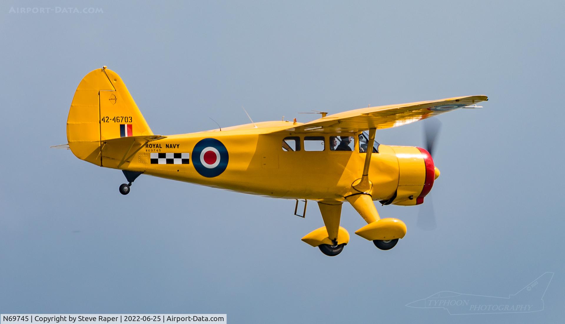 N69745, 1955 Stinson V77 Reliant C/N 77-64, Armed Forces Day Scarborough