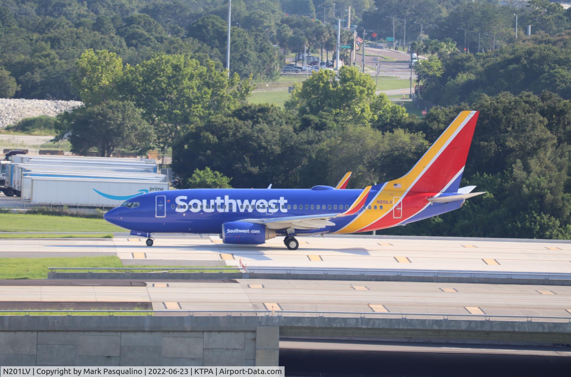 N201LV, 2005 Boeing 737-7H4 C/N 29854, Boeing 737-7H4