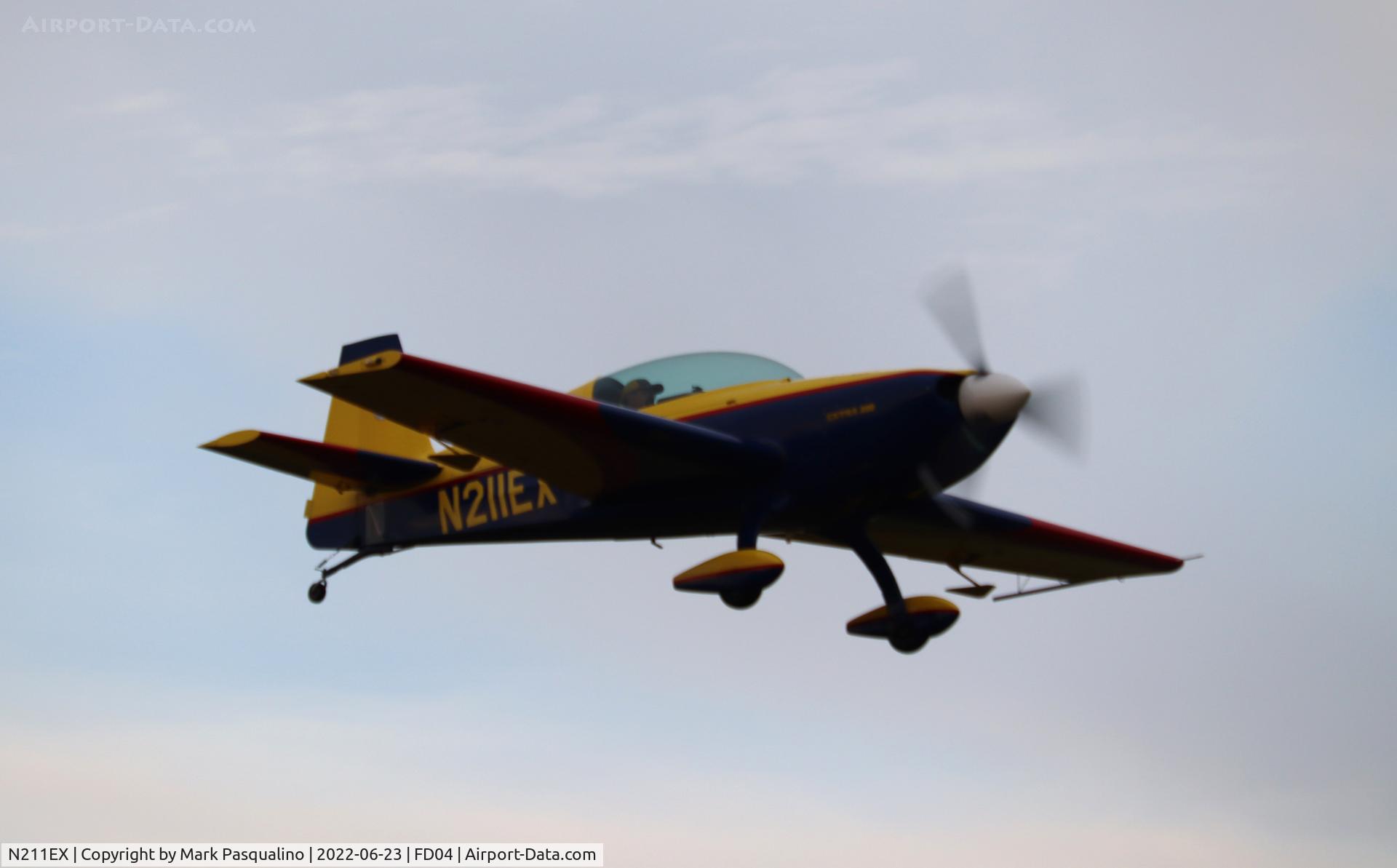 N211EX, 1997 Extra EA-300/200 C/N 010, Extra EA-300/200