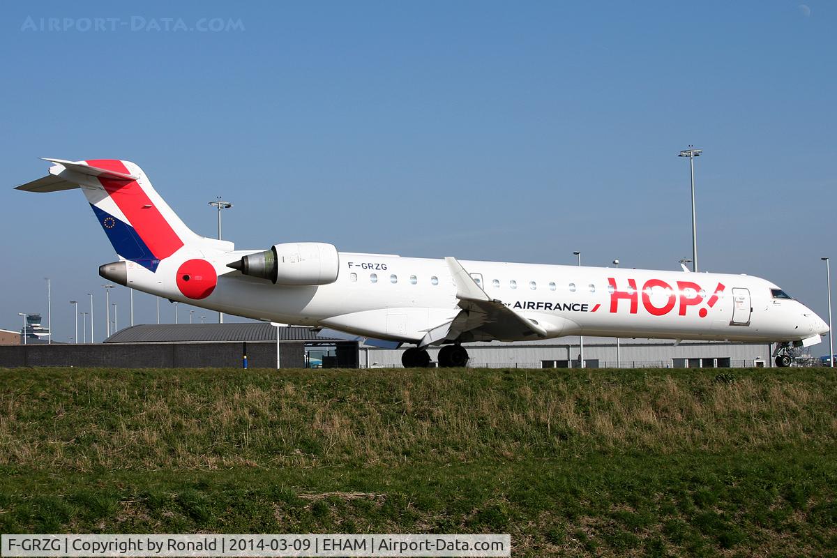 F-GRZG, 2002 Bombardier CRJ-701 (CL-600-2C10) Regional Jet C/N 10037, ar spl