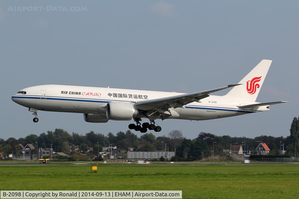 B-2098, 2014 Boeing 777-FFT C/N 44681, at spl