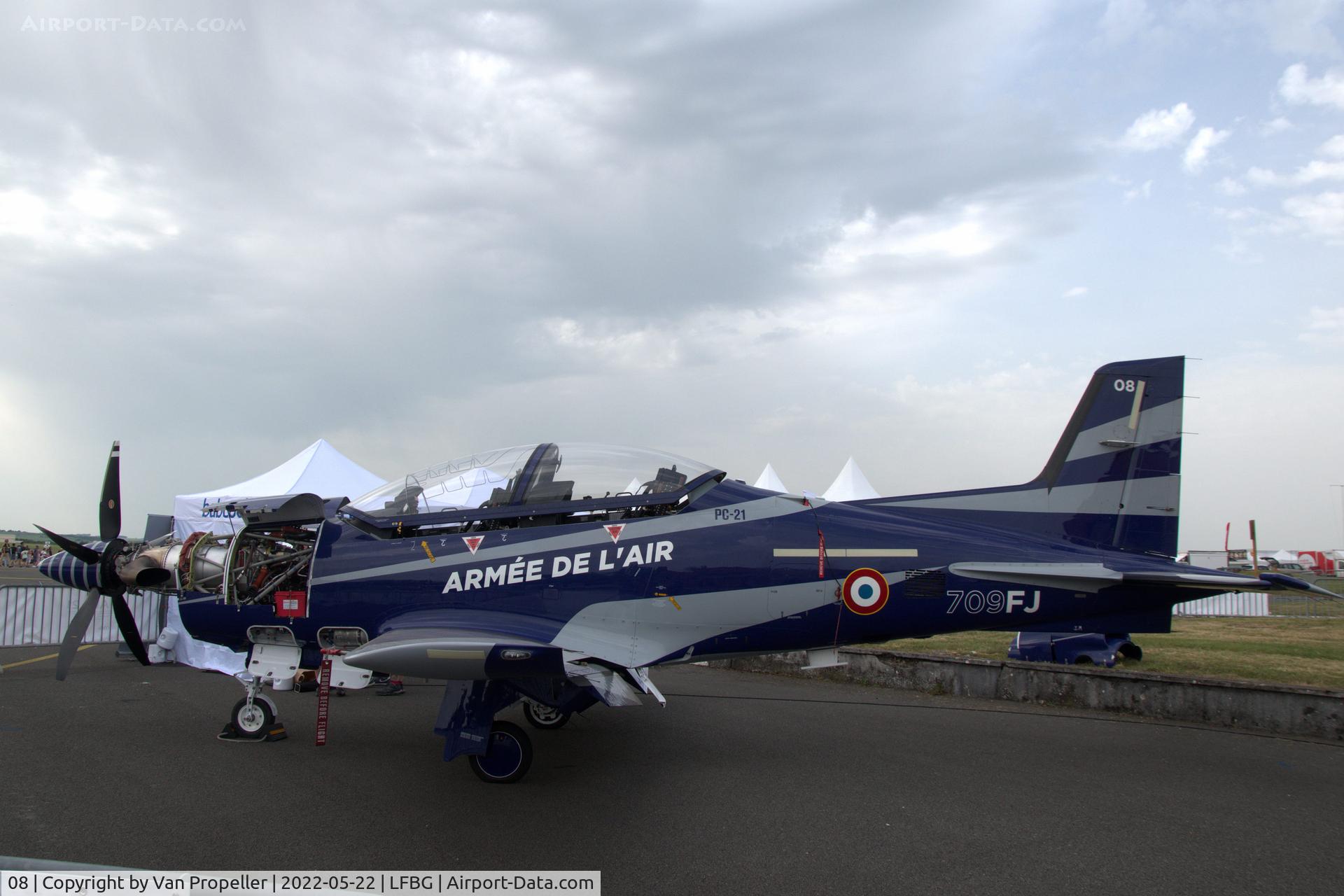 08, 2018 Pilatus PC-21 C/N 300, Pilatus PC-21 of the French Air Force at BA709 Cognac - Châteaubernard Air Base, France, 22 may 2022