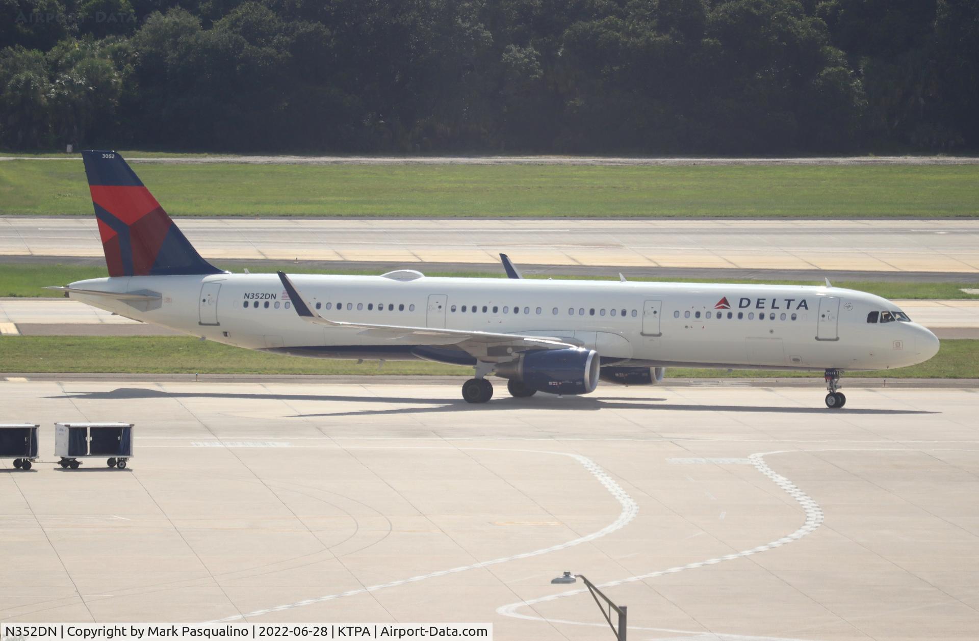 N352DN, 2018 Airbus A321-211 C/N 8283, Airbus A321-211
