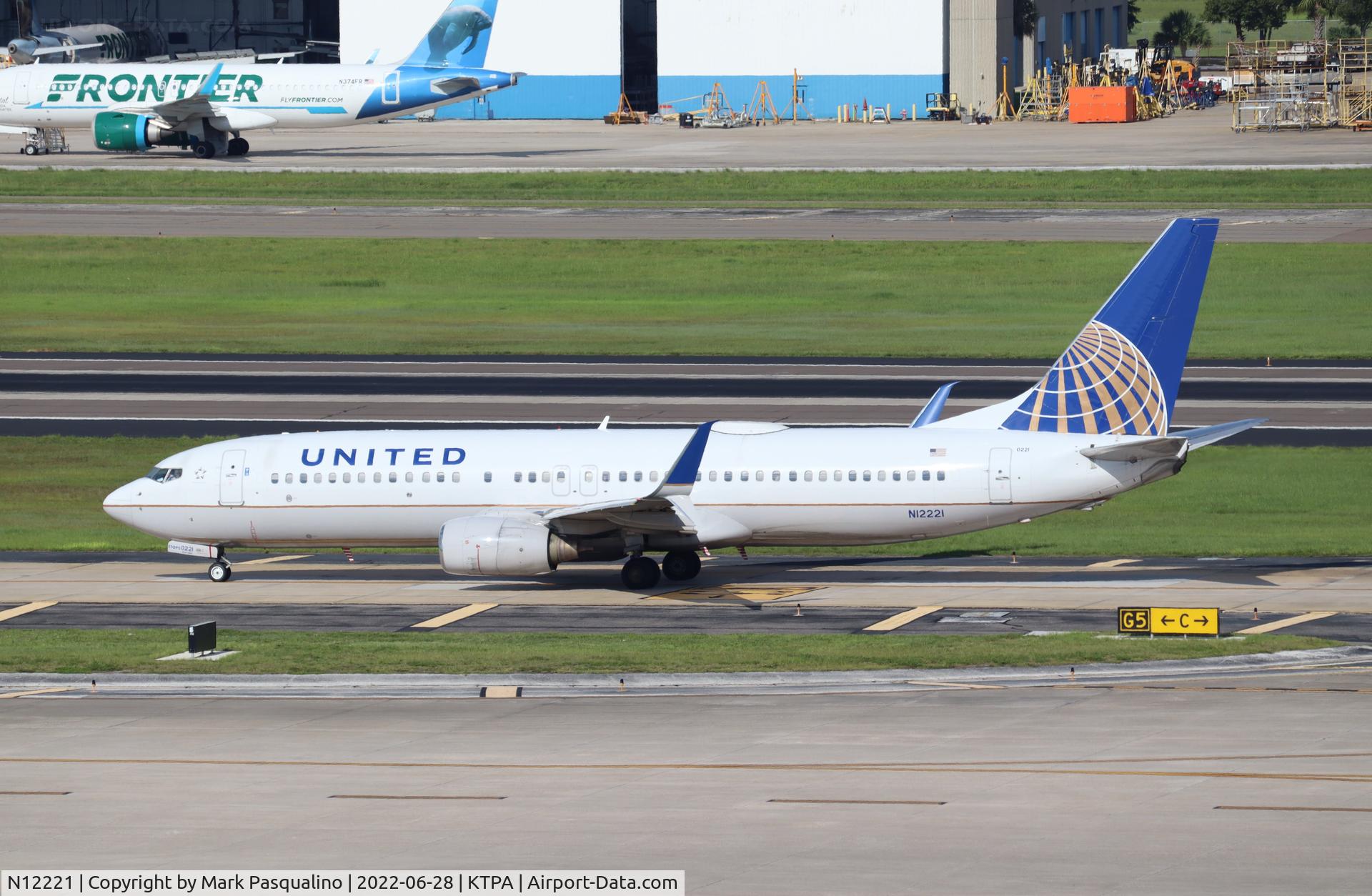 N12221, 1998 Boeing 737-824 C/N 28930, Boeing 737-824
