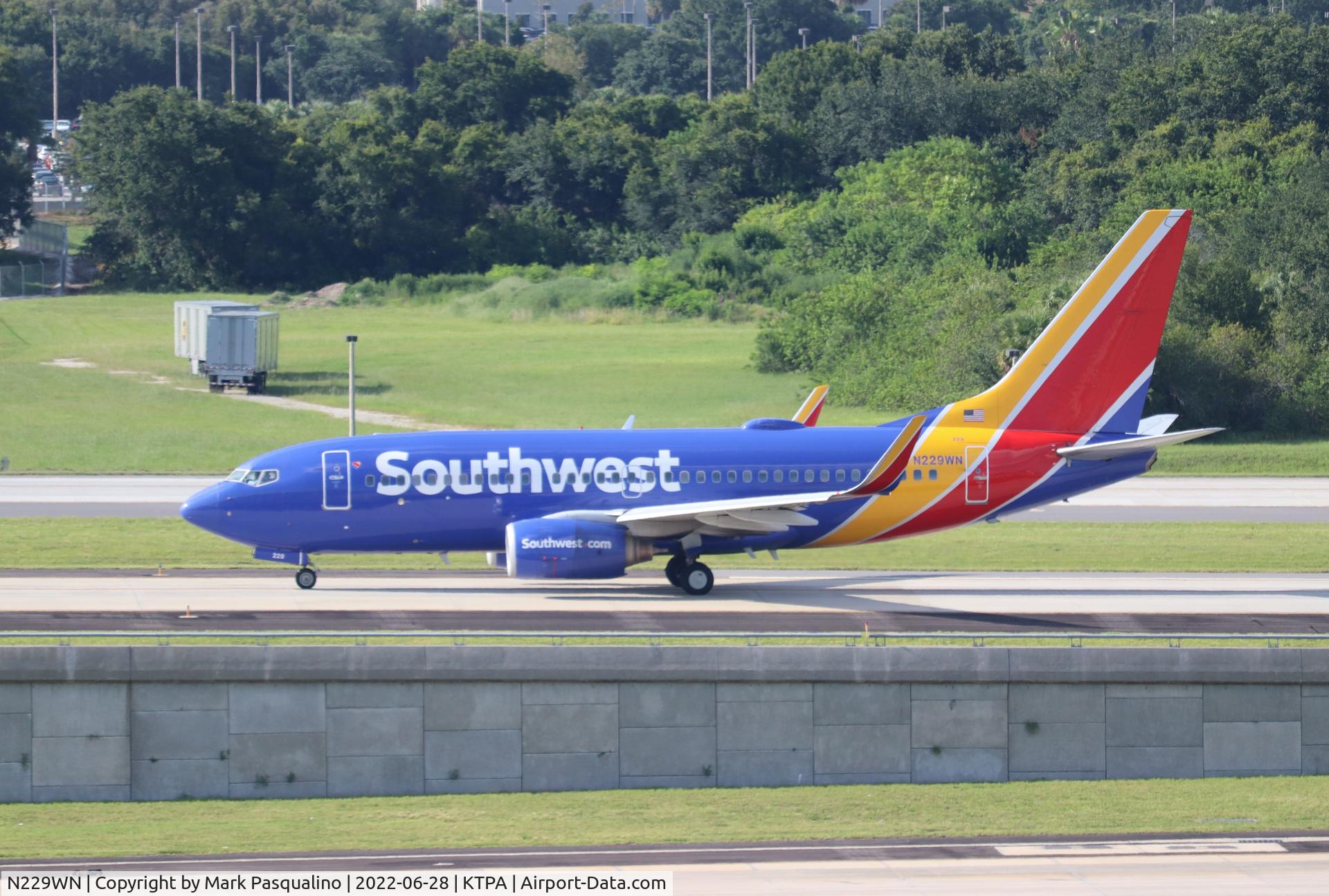N229WN, 2006 Boeing 737-7H4 C/N 32498, Boeing 737-7H4