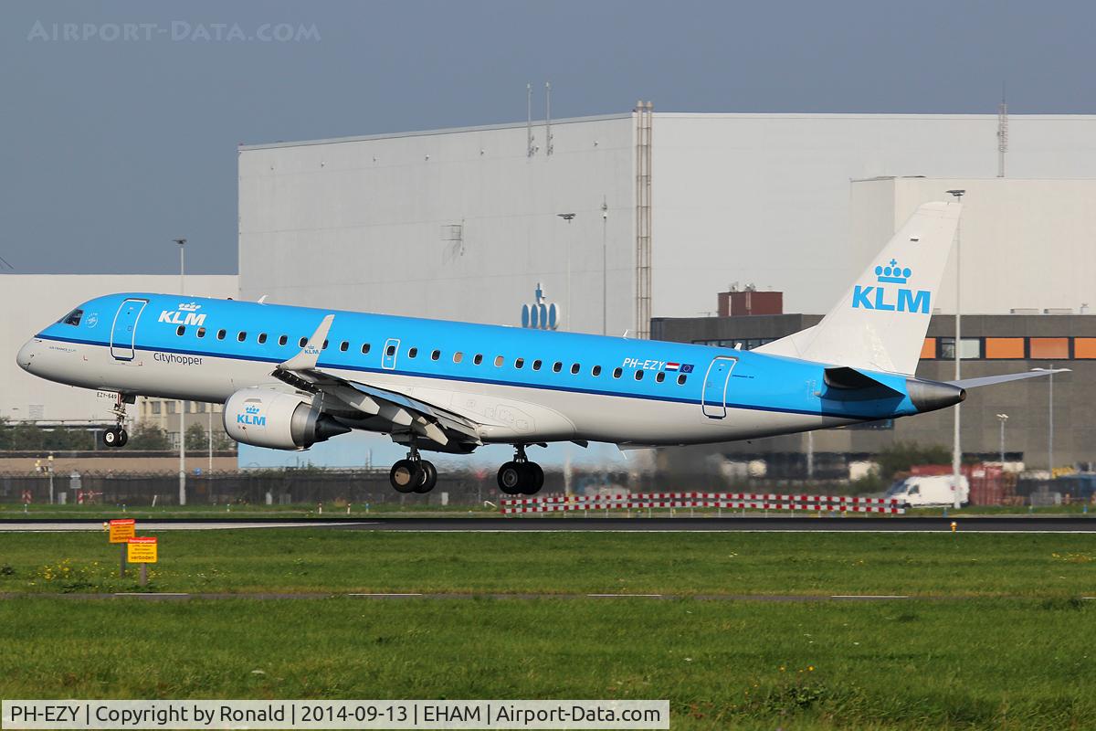 PH-EZY, 2013 Embraer 190STD (ERJ-190-100) C/N 19000649, at spl