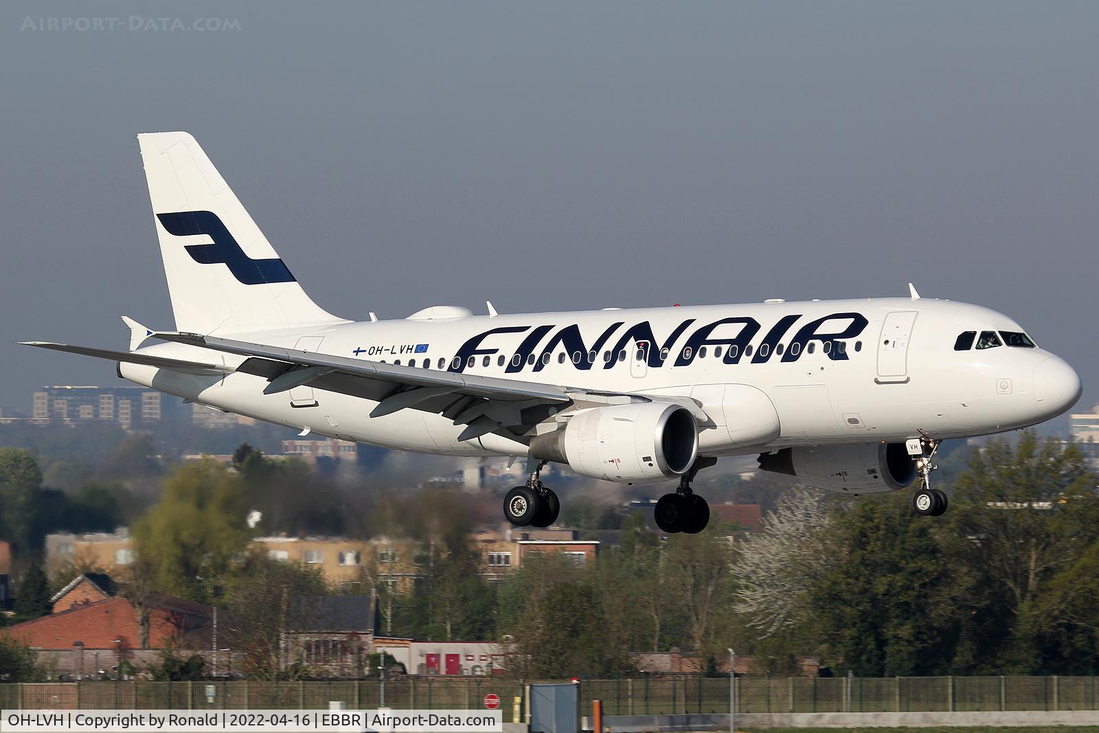 OH-LVH, 2000 Airbus A319-112 C/N 1184, at bru