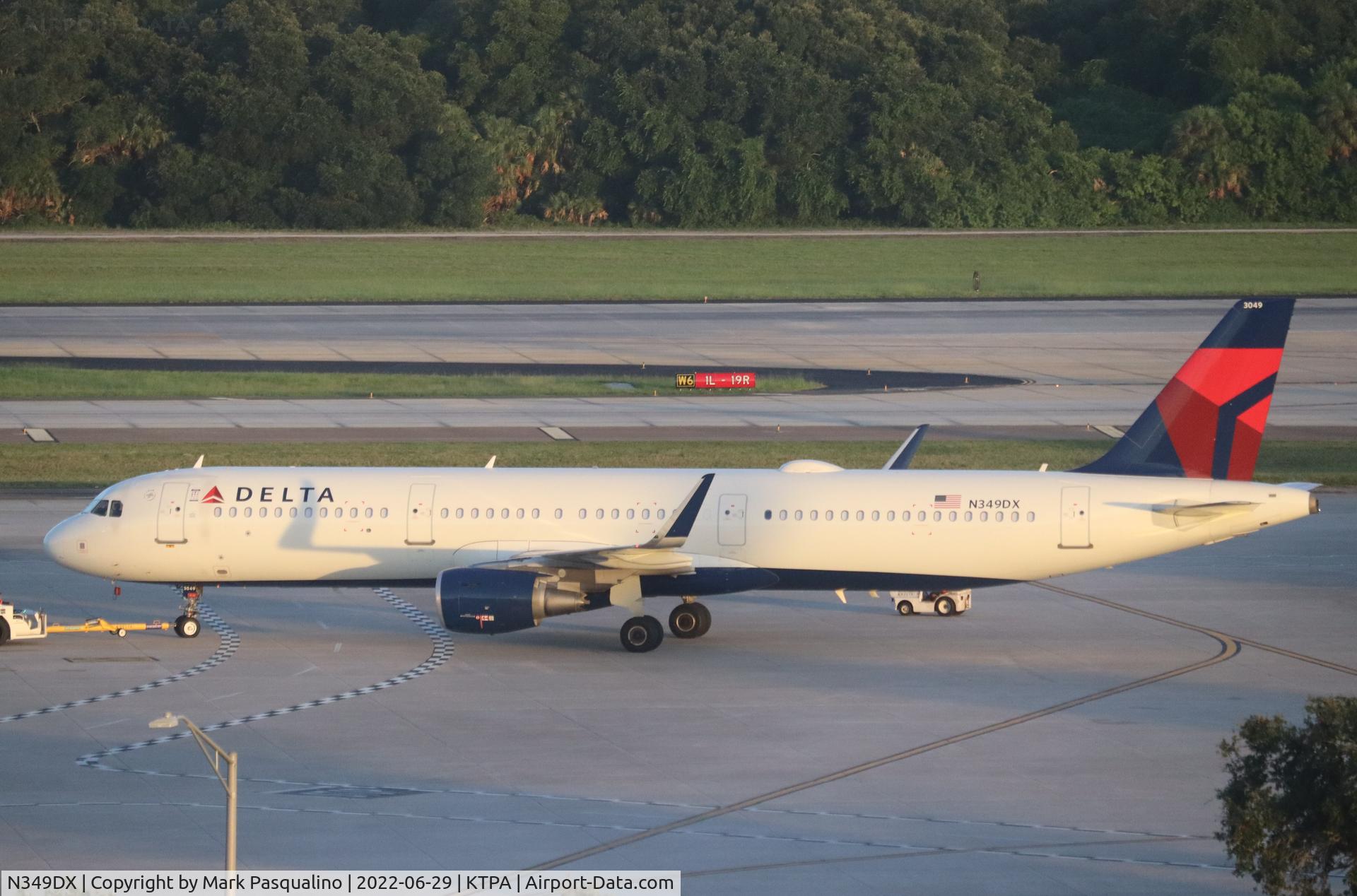 N349DX, 2018 Airbus A321-211 C/N 8233, Airbus A321-211