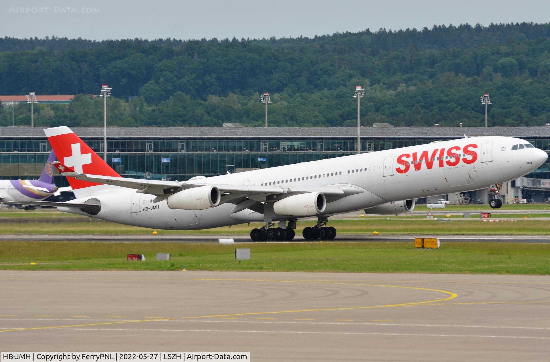HB-JMH, 2004 Airbus A340-313 C/N 585, Swiss A343 rotating