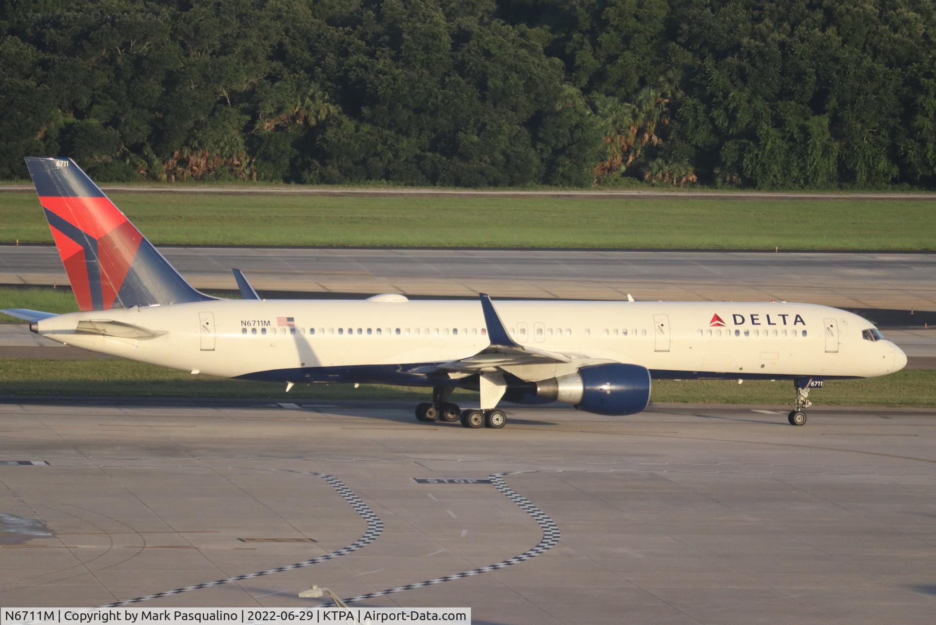 N6711M, 2000 Boeing 757-232 C/N 30483, Boeing 757-232