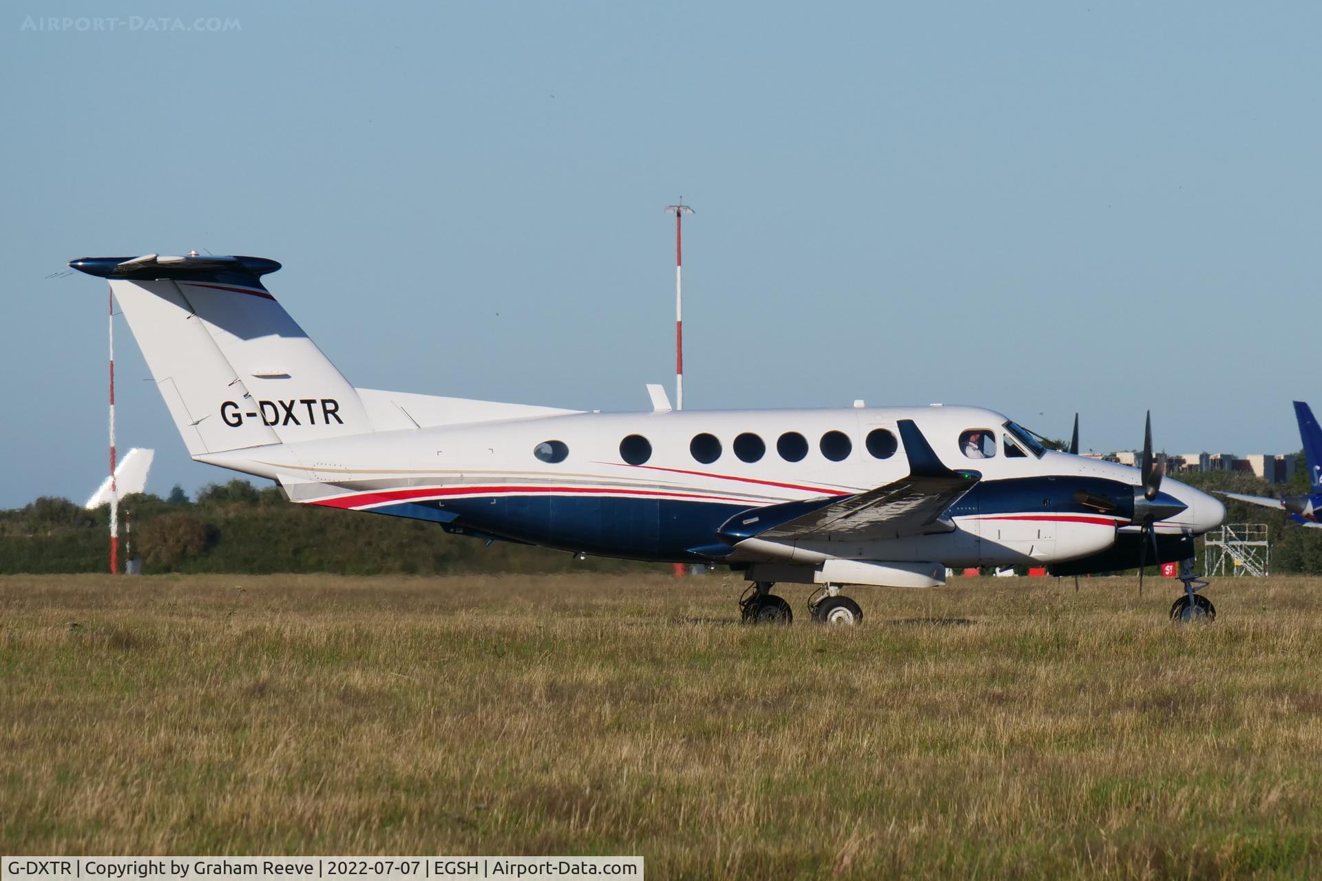 G-DXTR, 1986 Beech B200 Super King Air King Air C/N BB-1244, Just landed at Norwich.