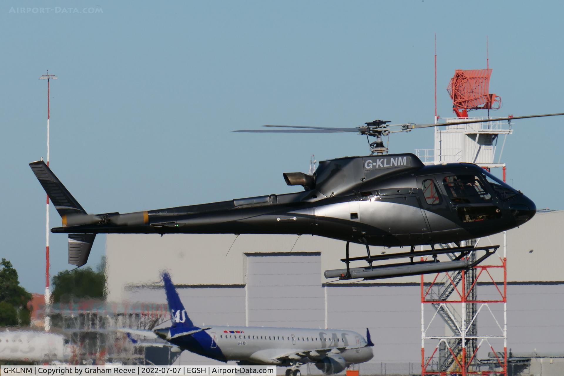 G-KLNM, 2014 Eurocopter AS-350B-3 Ecureuil Ecureuil C/N 7827, Landing at Norwich.