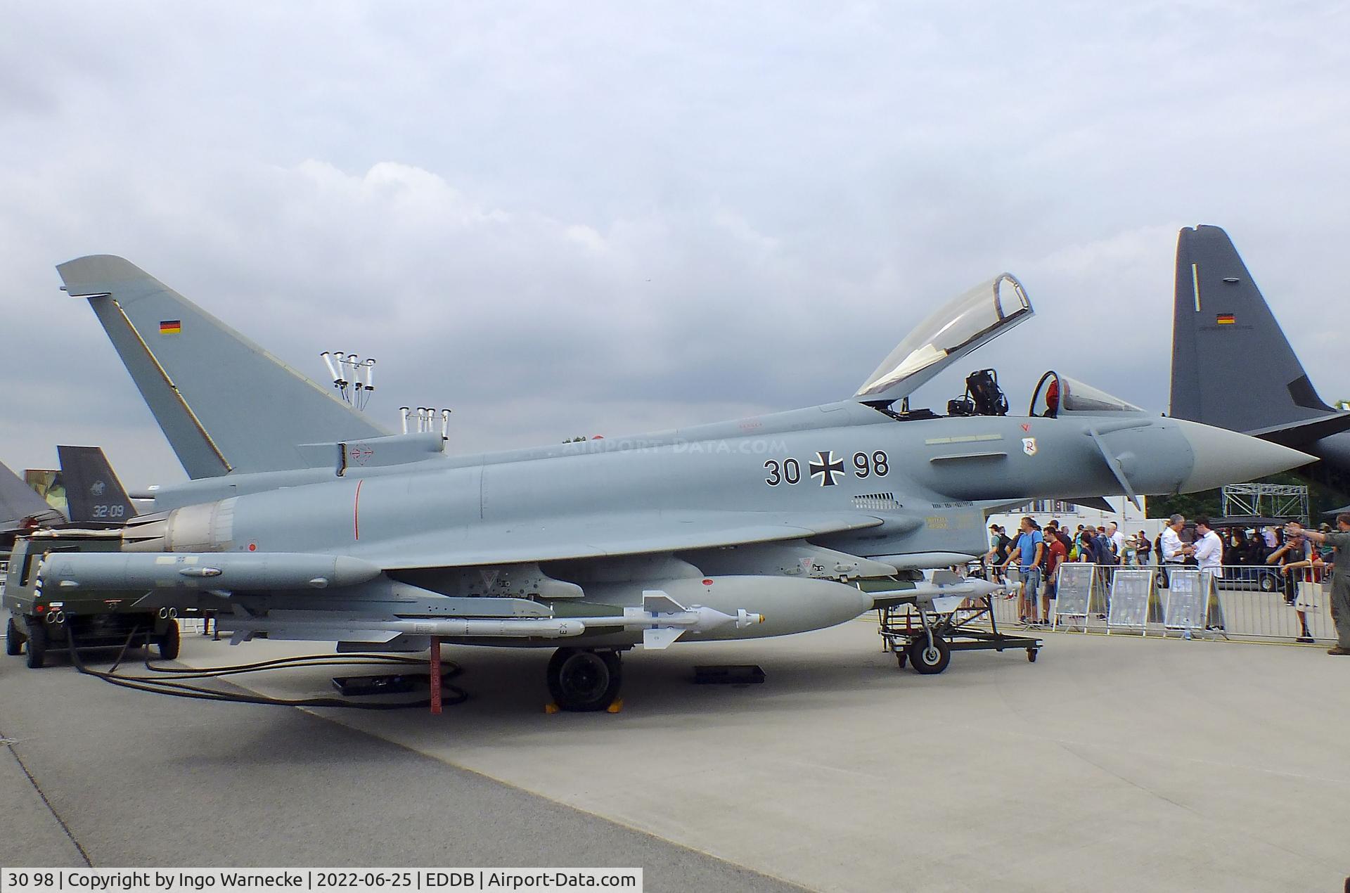 30 98, Eurofighter EF-2000 Typhoon S C/N GS076, Eurofighter EF2000 of the Luftwaffe (german air force) at ILA 2022, Berlin