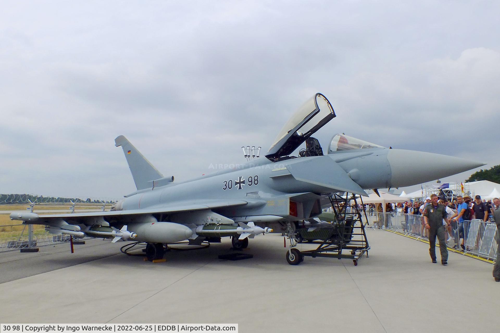 30 98, Eurofighter EF-2000 Typhoon S C/N GS076, Eurofighter EF2000 of the Luftwaffe (german air force) at ILA 2022, Berlin
