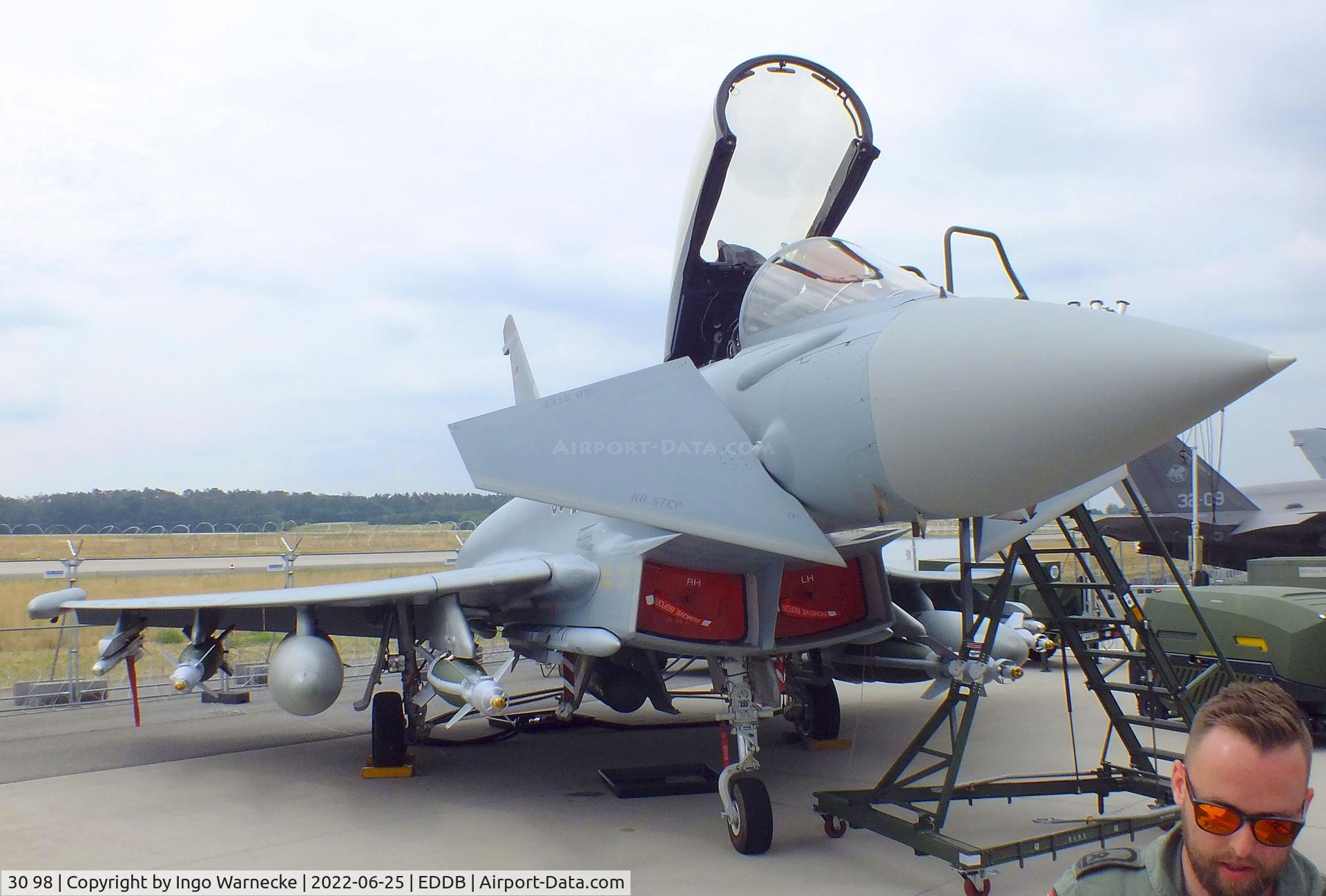 30 98, Eurofighter EF-2000 Typhoon S C/N GS076, Eurofighter EF2000 of the Luftwaffe (german air force) at ILA 2022, Berlin