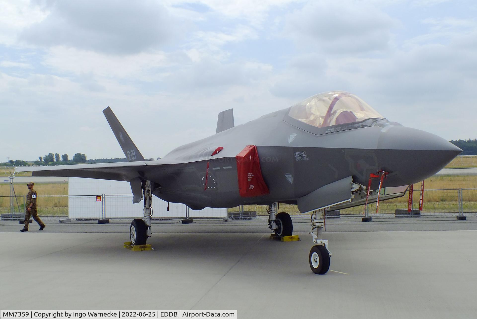 MM7359, 2017 Lockheed Martin F-35A Lightning II C/N AL-09, Lockheed Martin F-35A Lightning II of the Aeronautica Militare Italiana AMI (Italian Air Force) at ILA 2022, Berlin