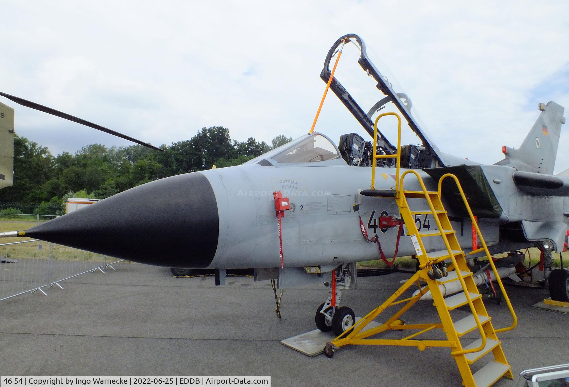 46 54, Panavia Tornado ECR C/N 898/GS287/4354, Panavia Tornado ECR of the Luftwaffe (german air force) at ILA 2022, Berlin