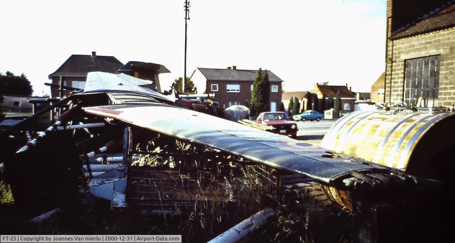 FT-25, 1953 Lockheed T-33A-1-LO Shooting Star C/N 580-9063, Scrapyard Kalken'80s slide scan