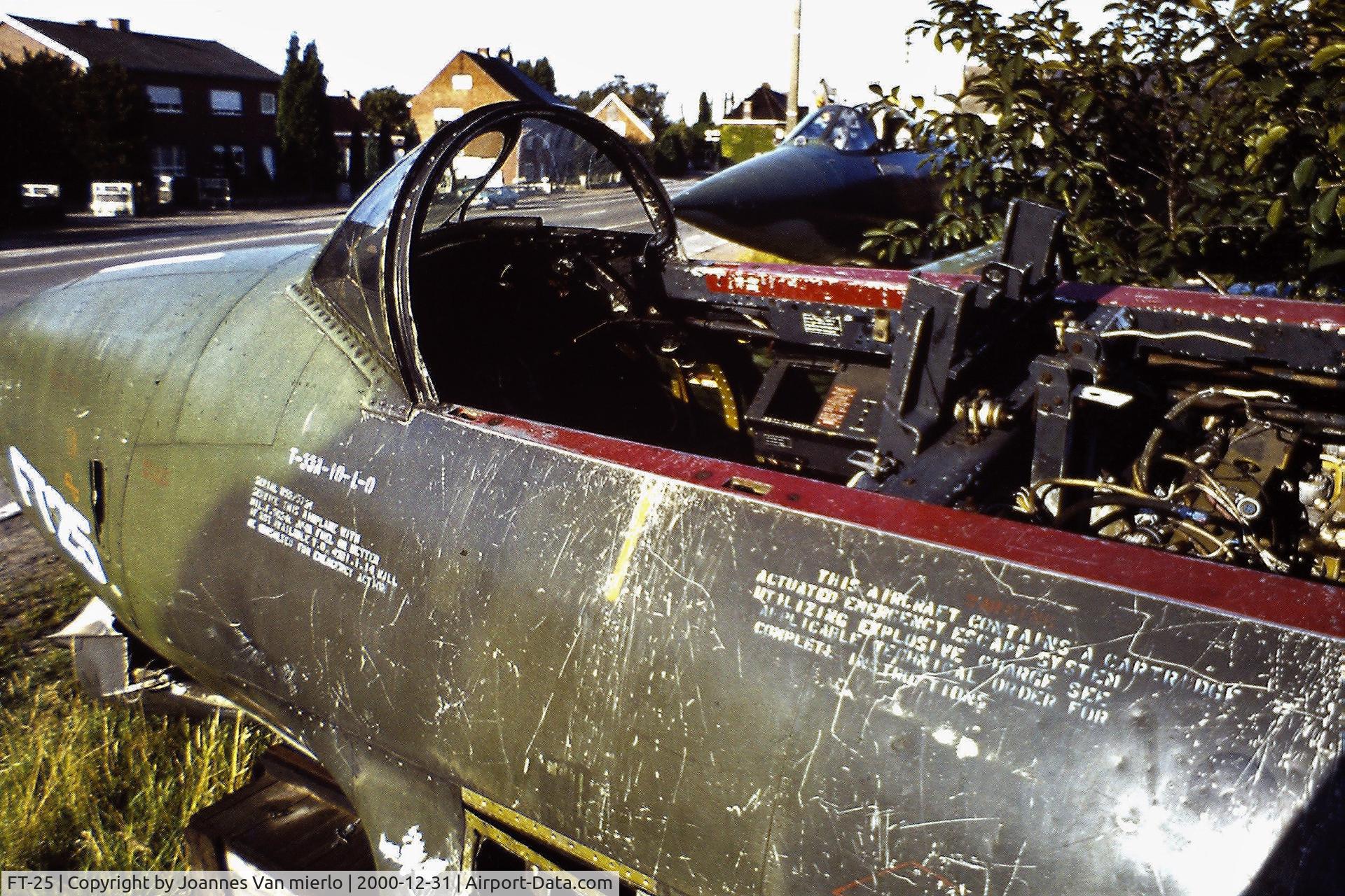 FT-25, 1953 Lockheed T-33A-1-LO Shooting Star C/N 580-9063, Scrapyard Kalken '80s